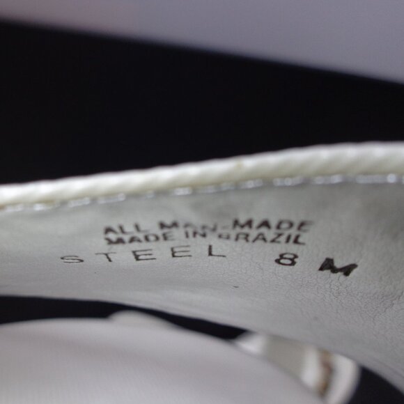 Gianni Bini Women's White Flat Gemstone Sandals Open‎ Toes Great Condition Sz 8M - Picture 4 of 5